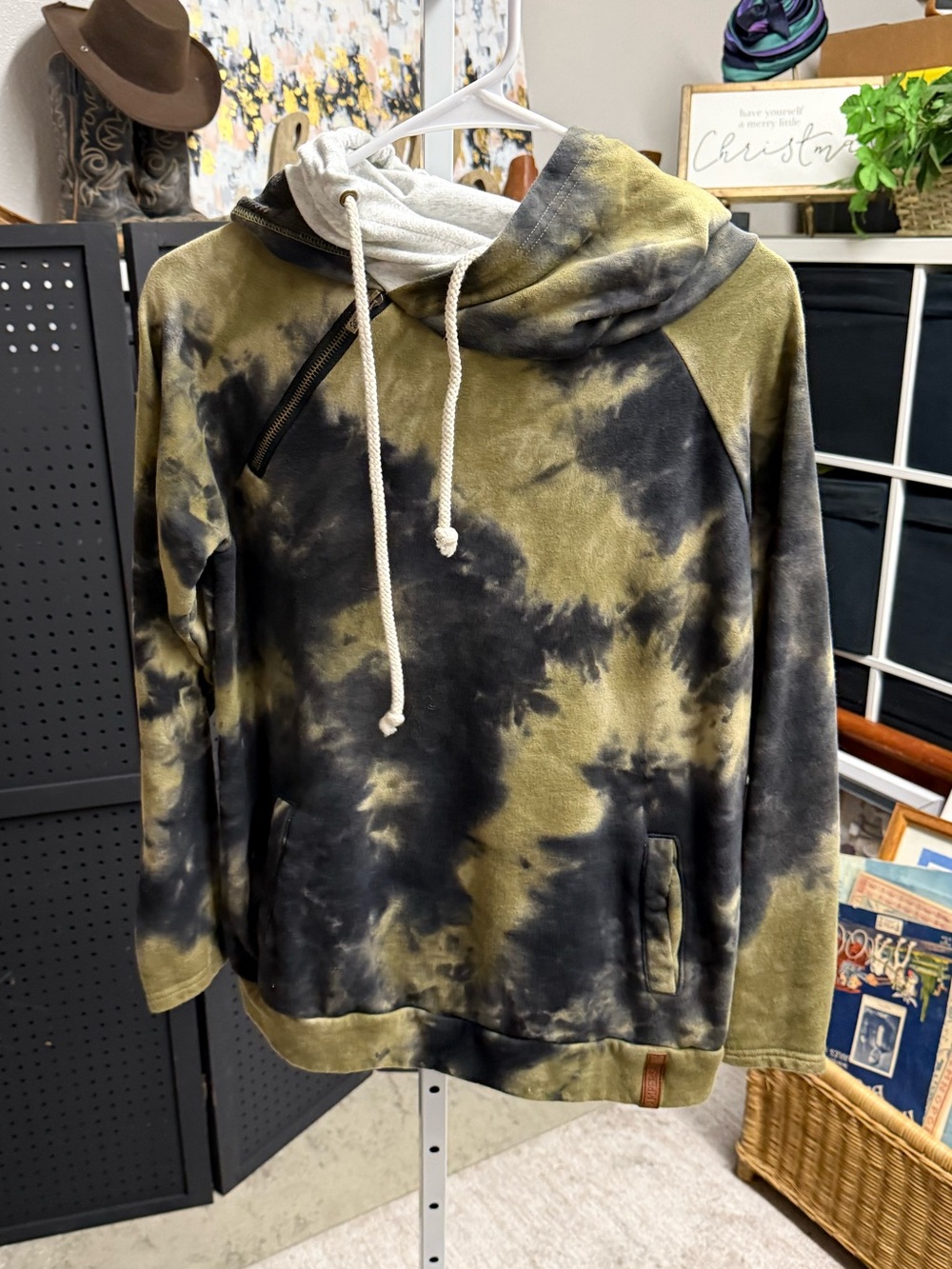 & ampersand avenue Olive & Black Tie-Dye Pullover Double Hoodie